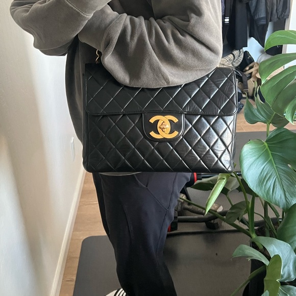 ❌SOLD❌Authentic Chanel XL CC jumbo flap - Picture 11 of 16